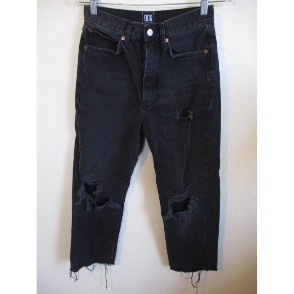 Urban Outfitters BDG Destroyed Relaxed Straight Jean Size 25 Cut Off Hem Btn Fly